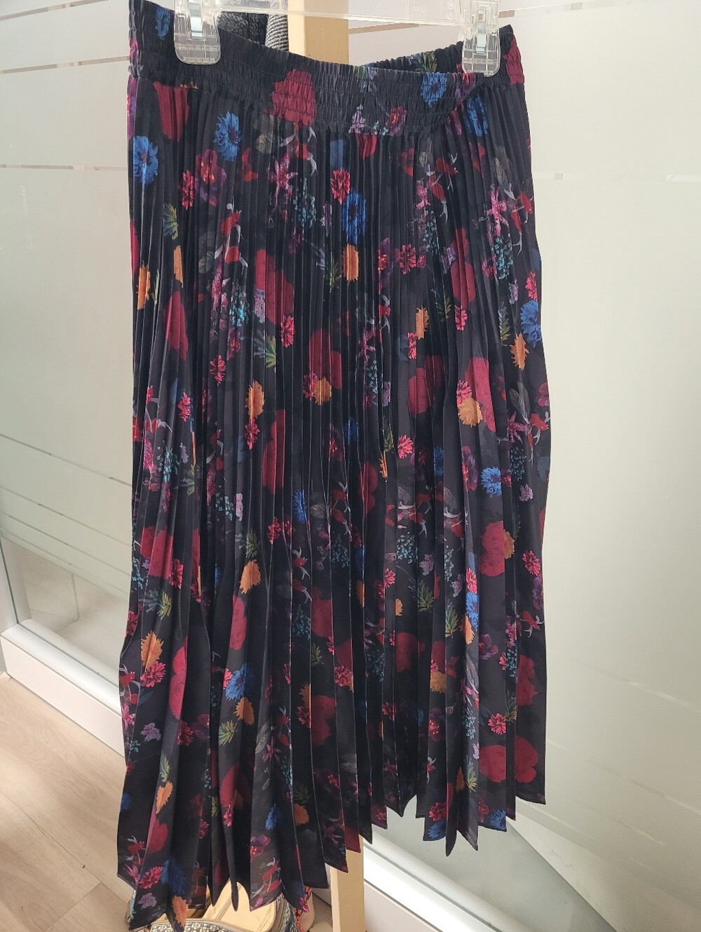 Club Monaco Navy Pleated Midi Skirt with Red & Blue Floral Print
